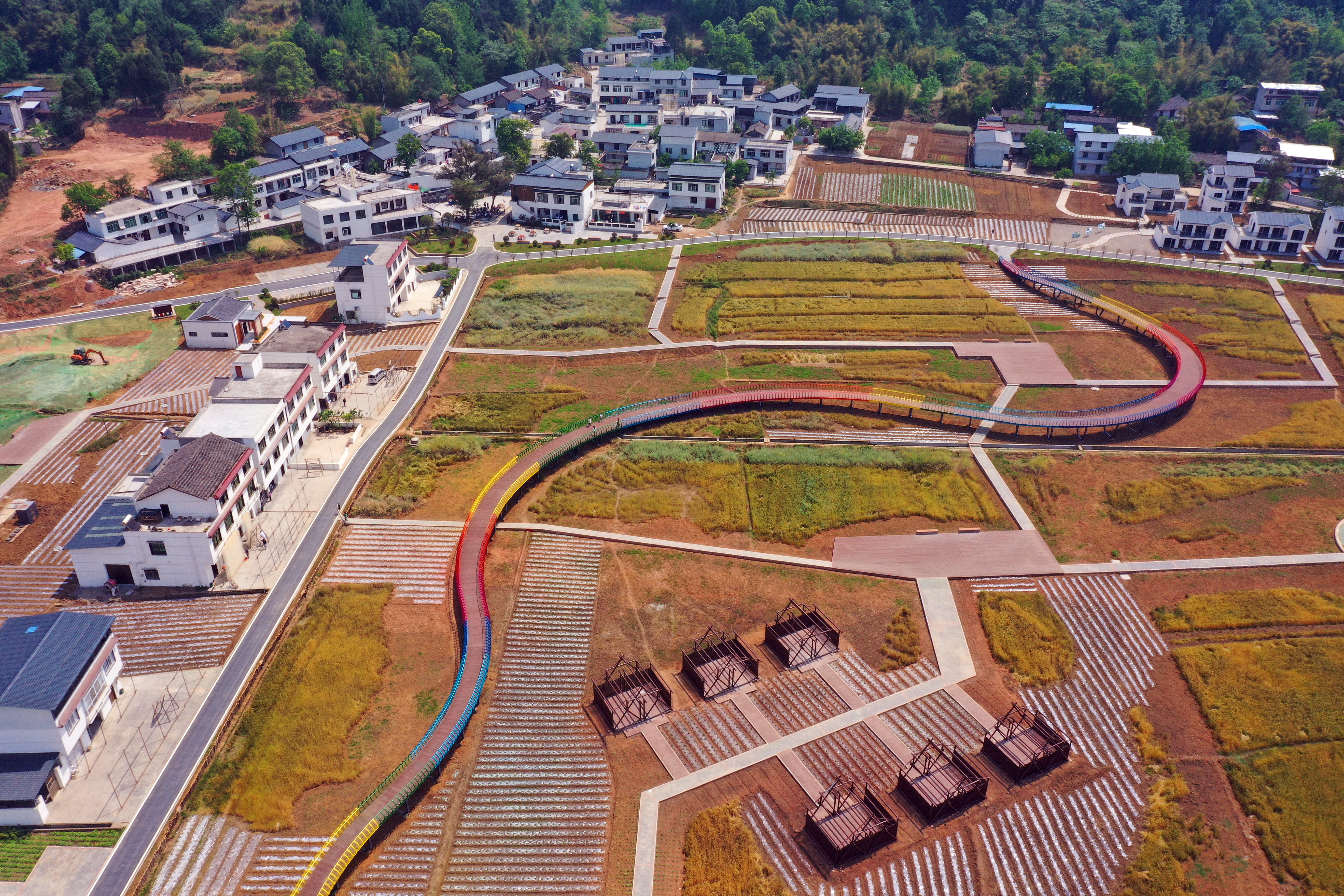 德阳市中江县东北镇觉慧村,素有"挂面村"的美称.