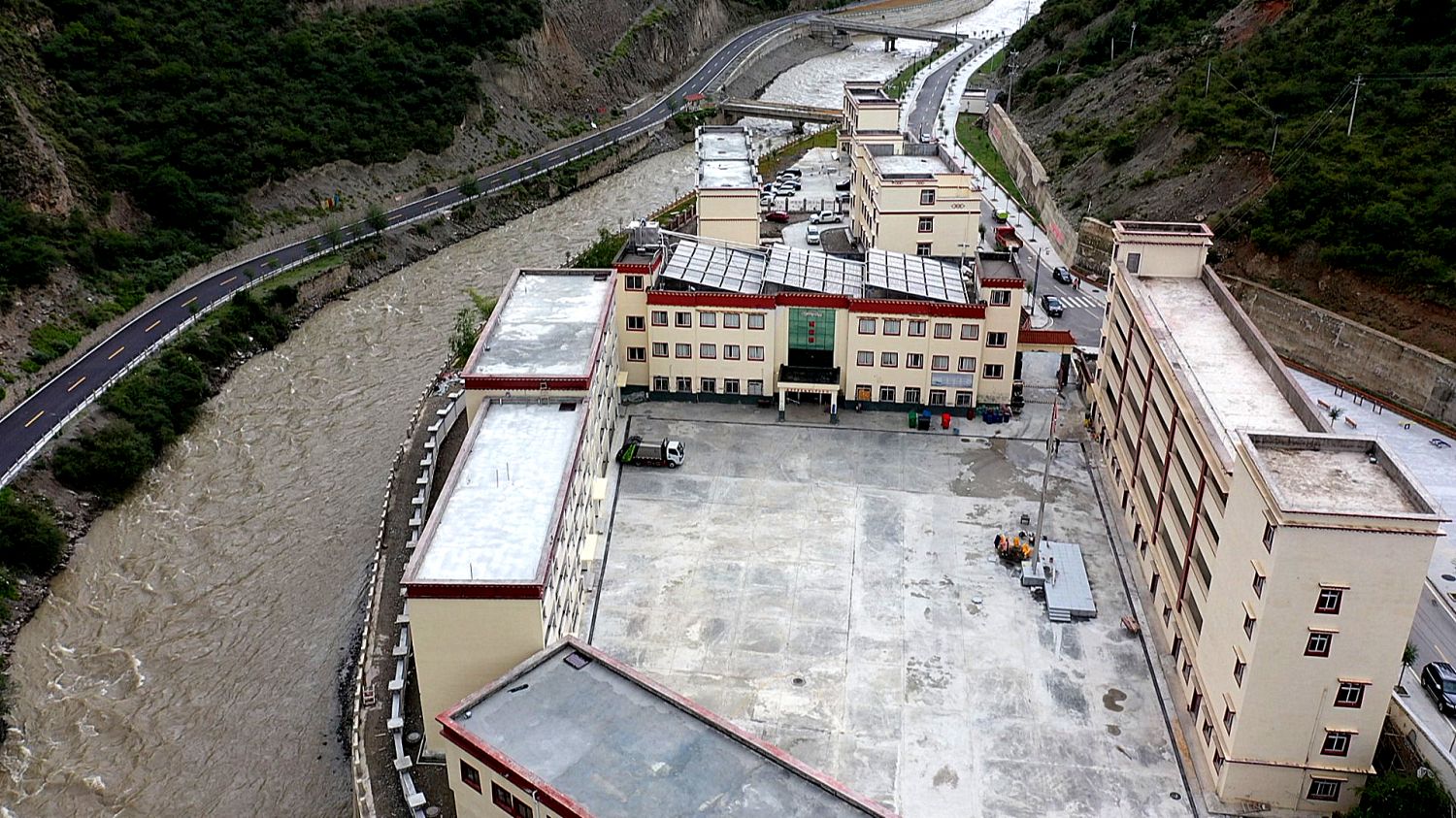 金沙乡中心校灾后重建航拍.jpg