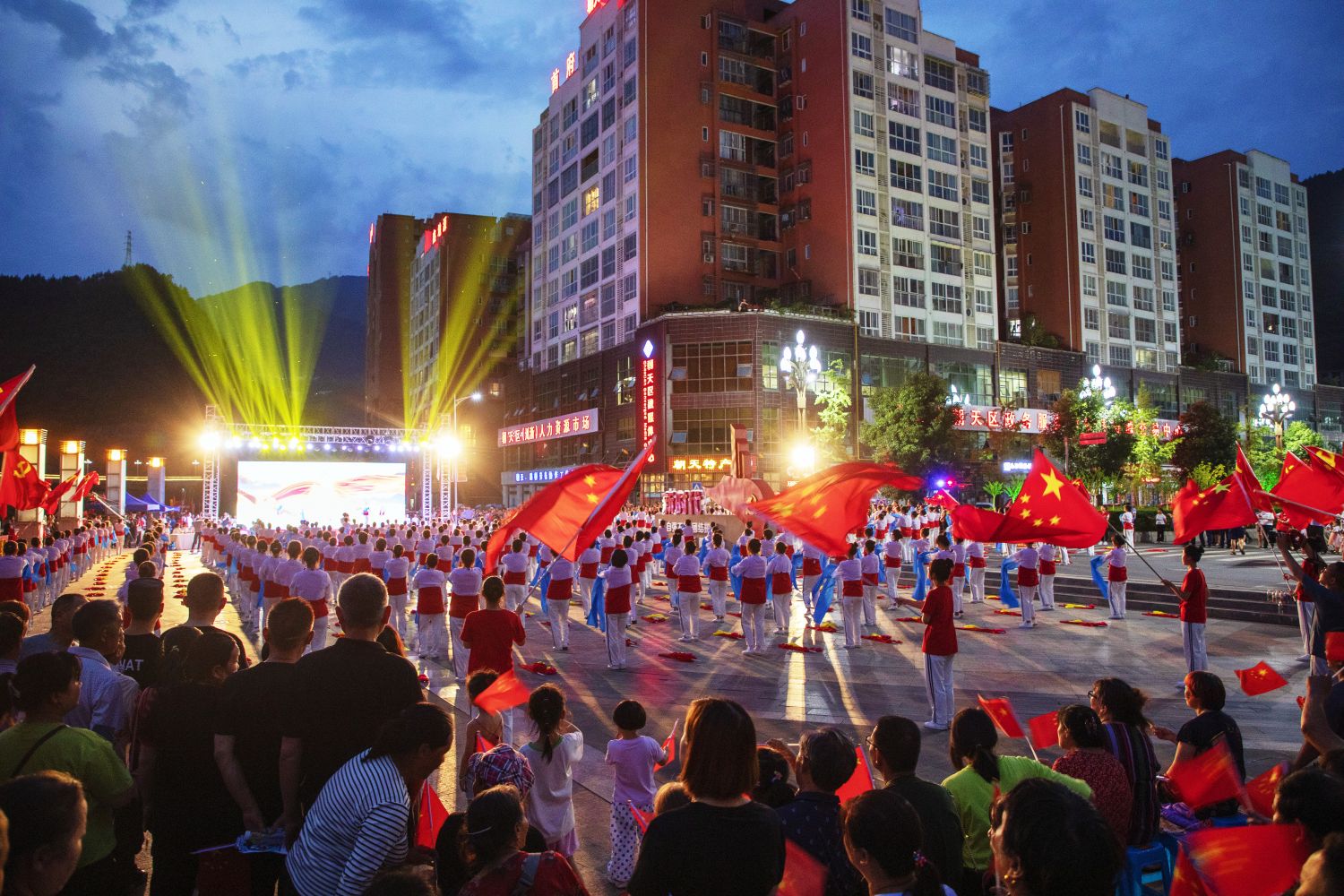 党史学习教育主题活动  何涛摄.jpg