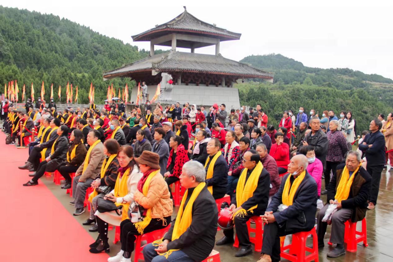图片2 祭祖活动现场  （陈昕 摄）.png