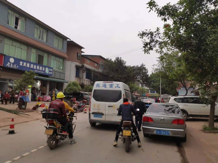 车流剧增，交通时不时拥堵