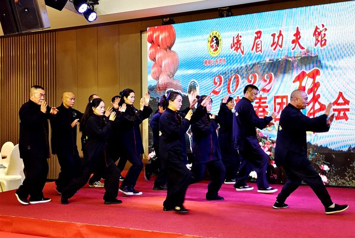 聂华荣率弟子亮相.jpg