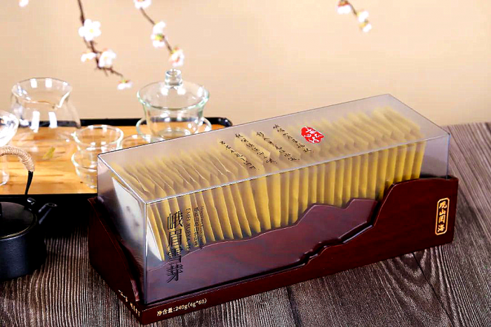 峨眉雪芽“观山阅海”