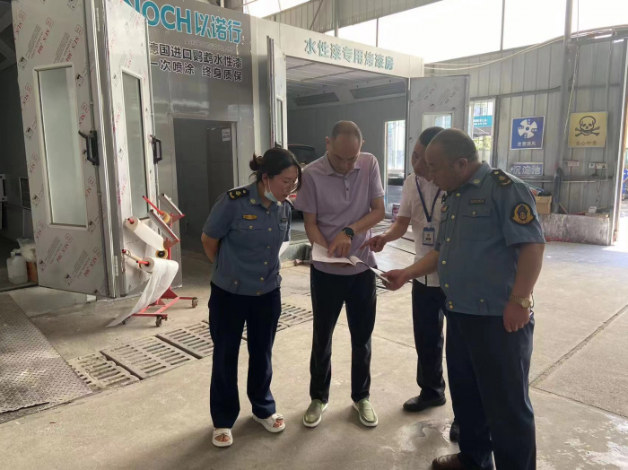 德阳市运管处副处长周剑到旌阳区督查指导大气污染防治工作
