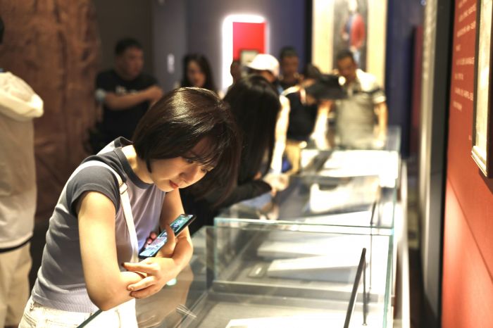 参观江姐展馆.JPG