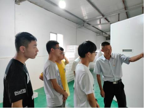 专合社负责人介绍白鹅产业发展情况