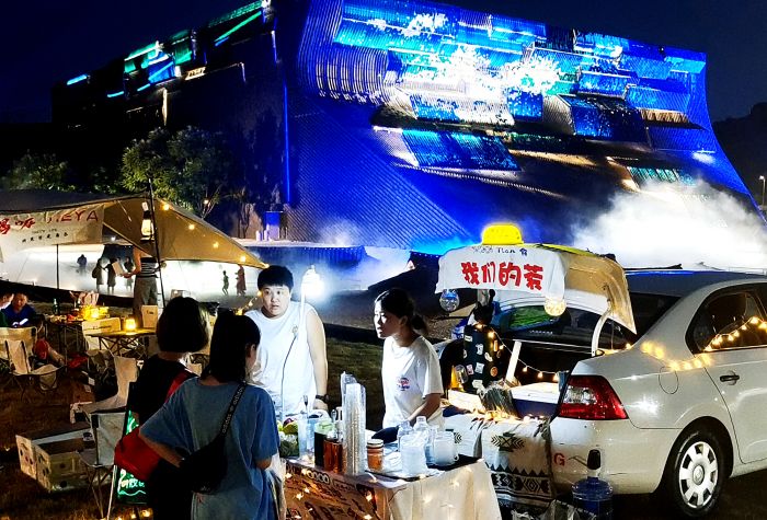 备受年轻人青睐的“舌尖新体验”