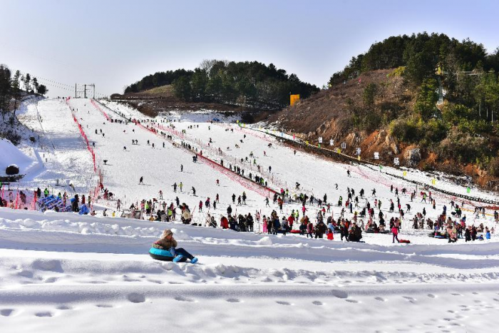 滦县岩山滑雪场图片