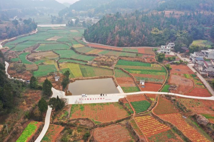 继光村以工代赈项目新建道路.jpg