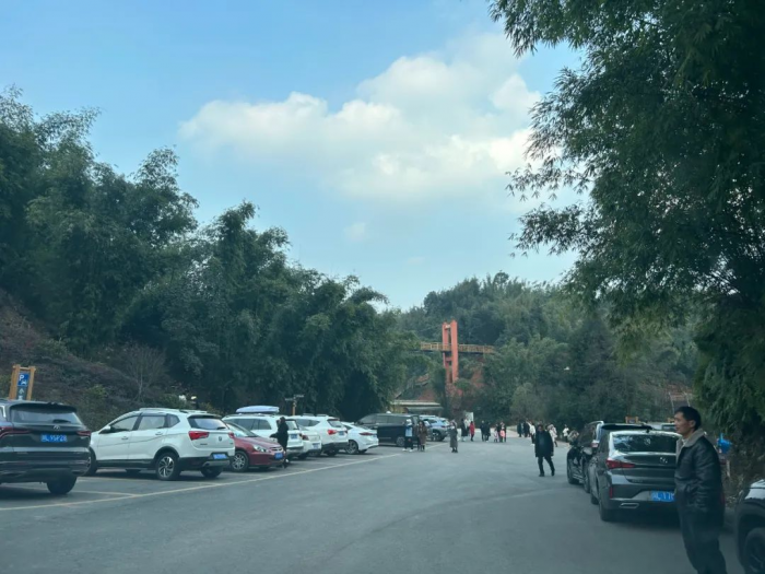自驾游众多