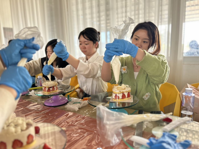 体验手制蛋糕