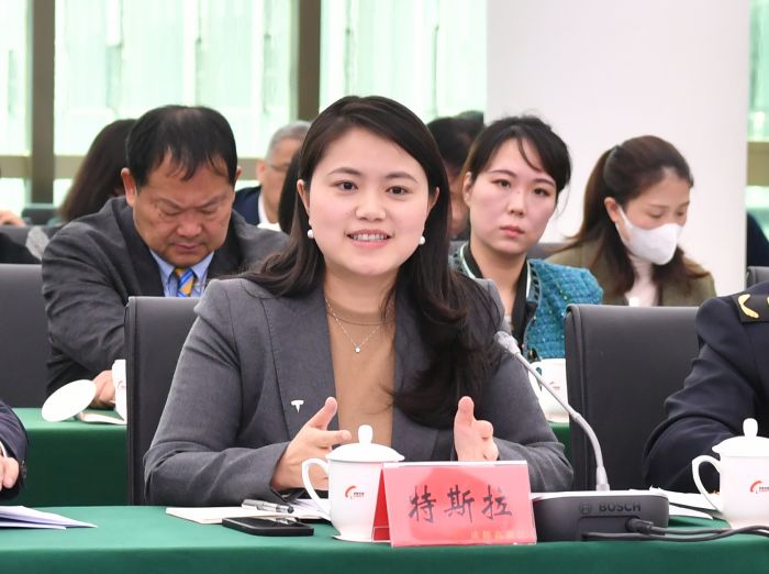 成都高新区召开优化营商环境企业座谈会03