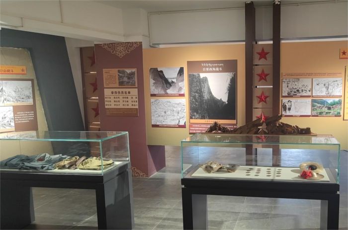 波日桥爱国主义教育基地展览馆.jpg