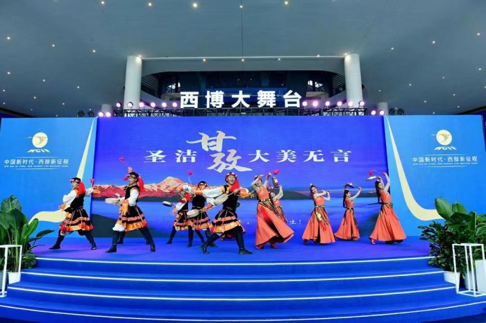 西博-大舞台.jpg