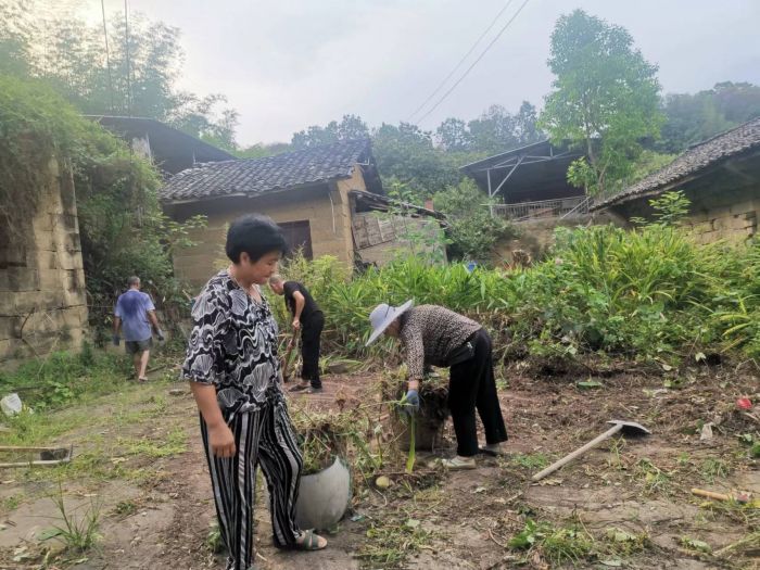 村民投工投劳参与农村面貌改善