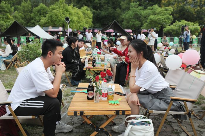 相亲晚会现场 高志农摄 (2).jpg