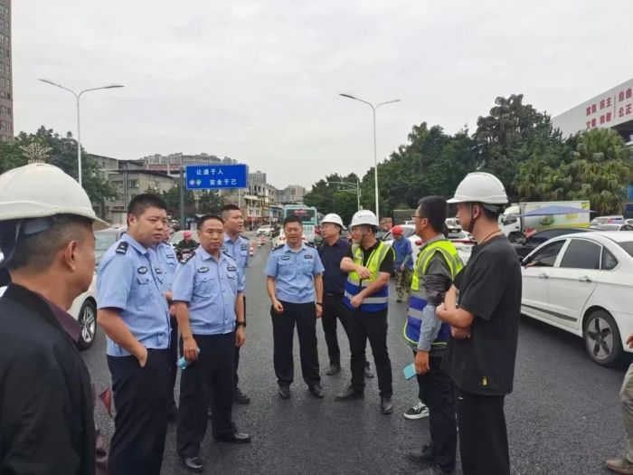 城投公司协调交警部门解决交通组织问题
