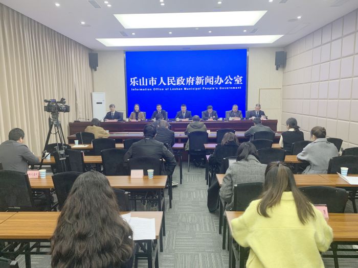 新闻发布会现场_副本