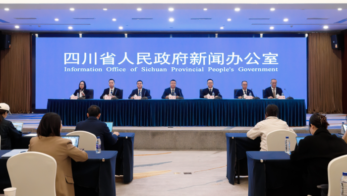 新闻发布会1.jpg