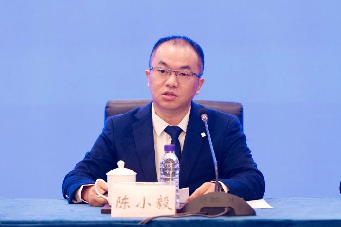 陈小毅.jpg