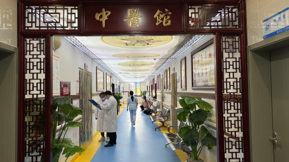 丹棱县医院集团仁美镇双桥分院高标准打造的中医馆.jpg