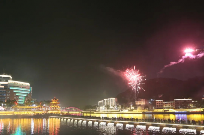 五通桥区”小西湖“美丽的夜景