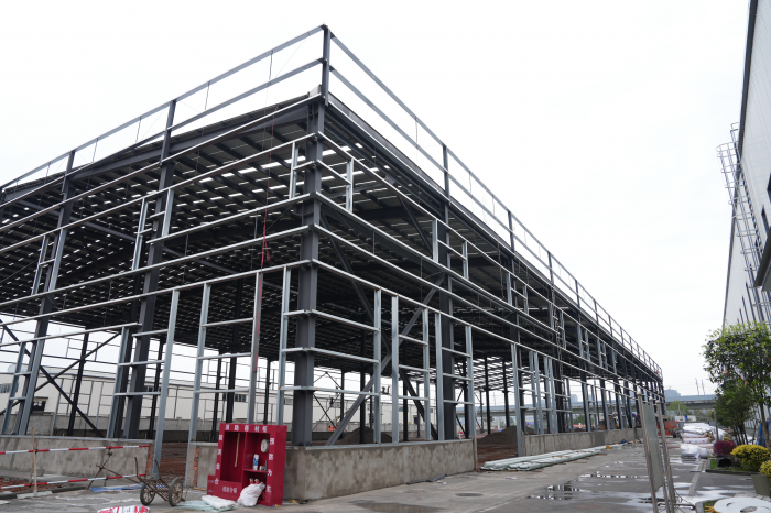 四川硅旺多功能综合光伏新材料制造基地二期项目建设现场