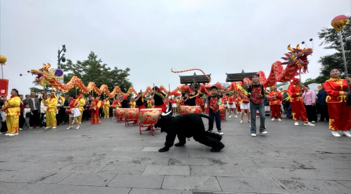 “牛儿灯”表演