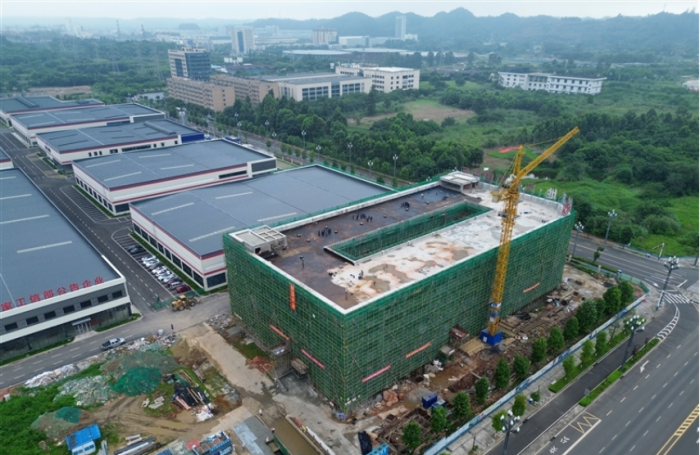 正在建设的综合办公楼