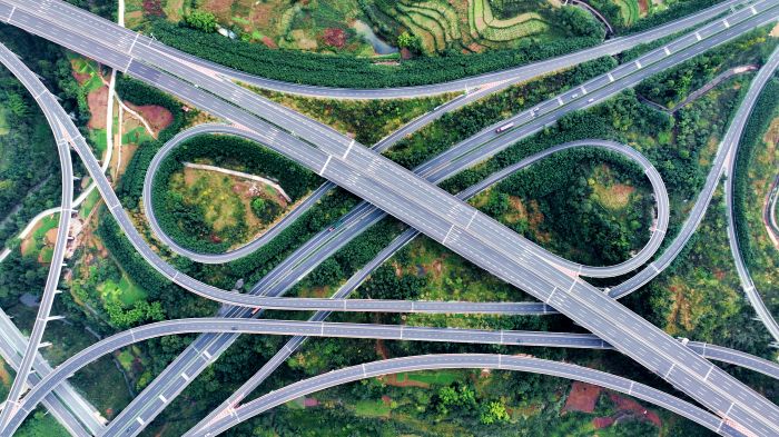 高速公路纵横交错.jpg
