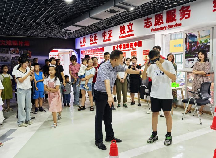 朝天区红十字会应急救护中心现场体验.jpg