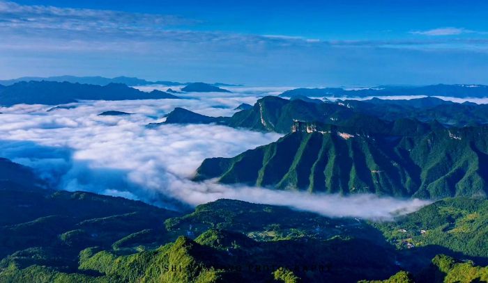 蜀道亚高原 康养曾家山.jpg