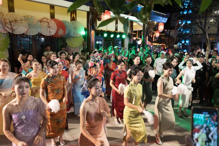 朝天：多彩活动为旅游增添“文化味”与“烟火气”
