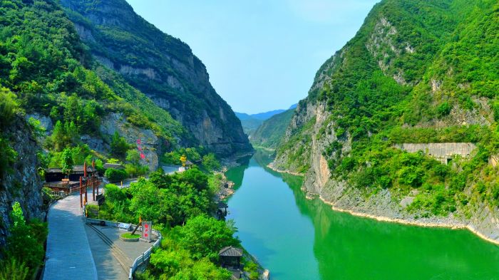 嘉陵江朝天段明月峡景区。.jpg