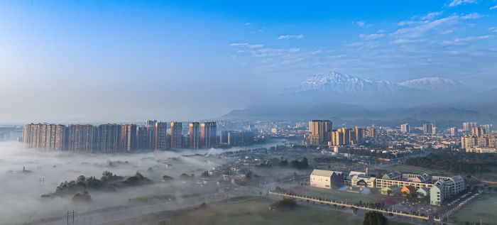 峨眉山市全景