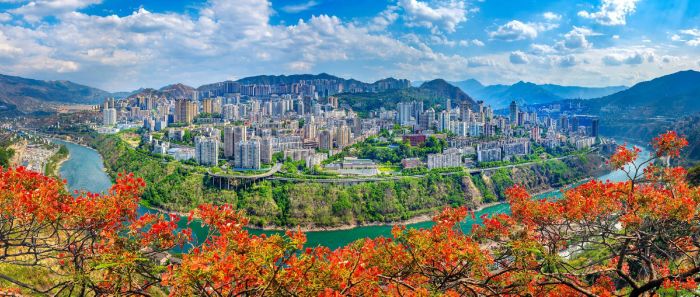 攀枝花城市全景 王东摄