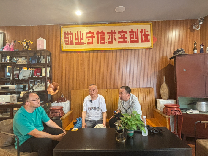 朱义生接受探寻金沙江采访组采访.png