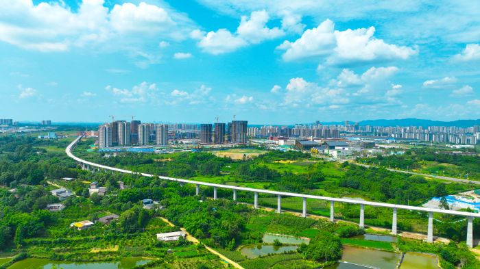 加快建设中的成眉S5线。 (1).jpg