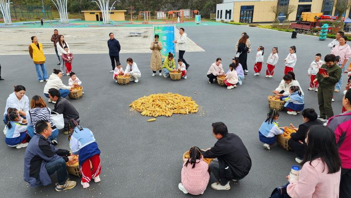 搓玉米.jpg