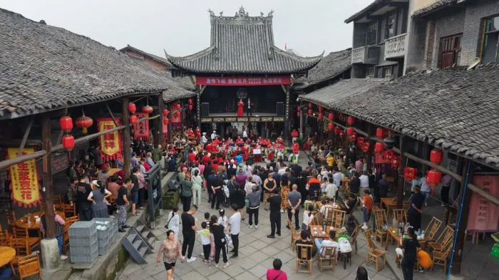 “罗城有戏”文化惠民演出活动
