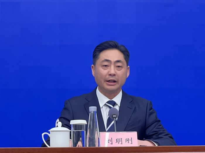 刘明刚.jpg