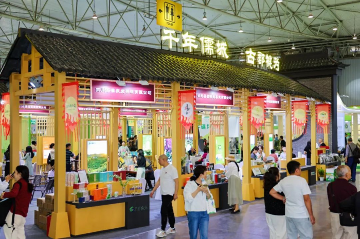 犍为展馆人流如织