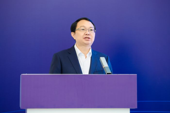 五粮液集团(股份)公司党委书记、董事长曾从钦