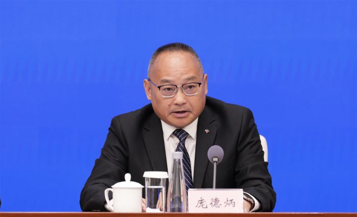 庞德炳.jpg