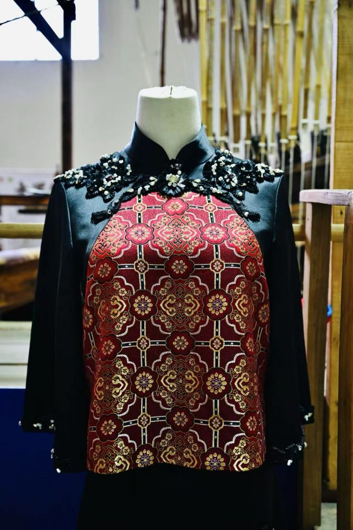 四川蜀锦与服饰的结合.jpg