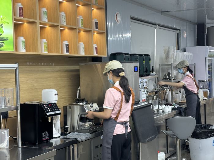 公司新式茶饮研发室