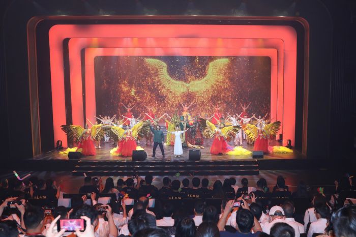 文艺表演 文潇摄影.jpg