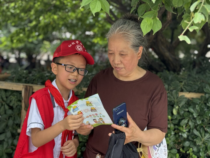 简阳小学生开展百日志愿行活动.png