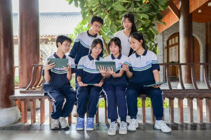 天立学子使用AI学伴个性化学习图片1