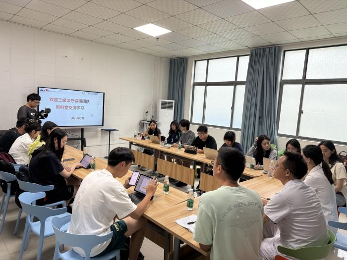 绵竹市人民医院：三级诊疗模式吸引上海中学生代表研学参观.jpg